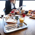 Ibis Est Mendes France מלון