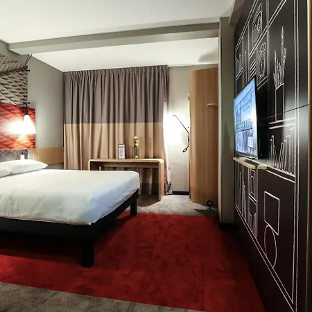 Ibis Est Mendes France 3* Niort