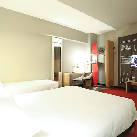 Ibis Est Mendes France Otel 3*