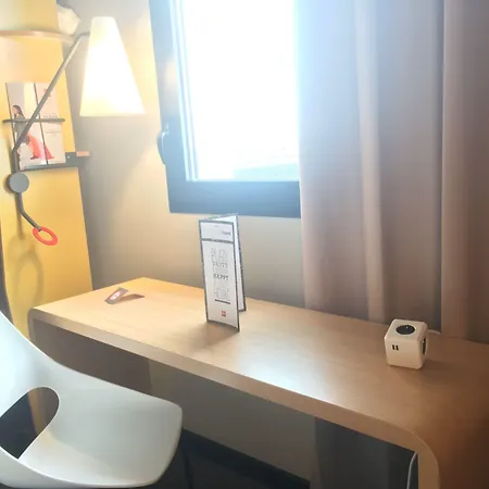 Ibis Est Mendes France Otel 3*