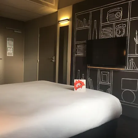 Ibis Est Mendes France 3*