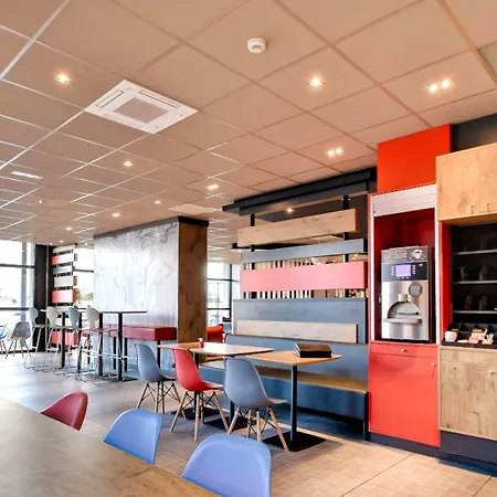 法国尼奥尔东部宜必思酒店 3* 尼奥尔