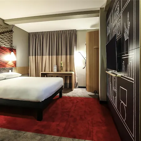 Ibis Est Mendes France 3* نيورْ