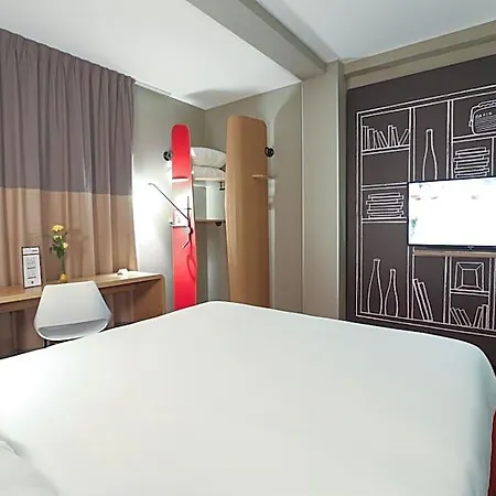Ibis Est Mendes France 3*