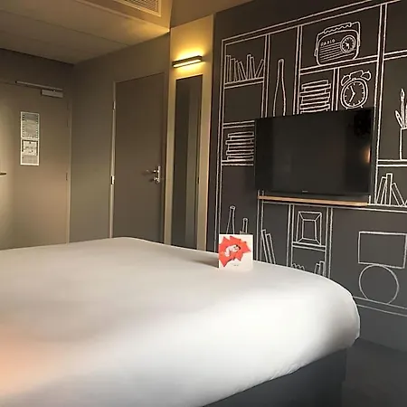 Ibis Est Mendes France 3*