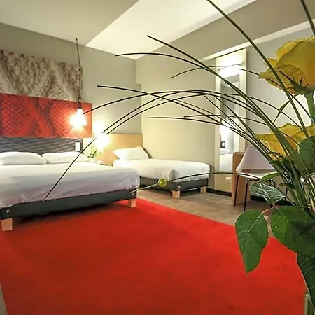 Ibis Est Mendes France Niort