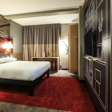 Ibis Est Mendes France Hotel