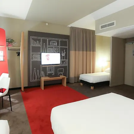 Ibis Est Mendes France 3* 니오르