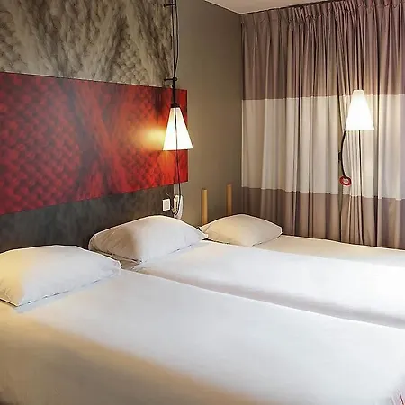 法国尼奥尔东部宜必思酒店 3*