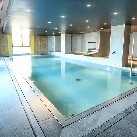 法国尼奥尔东部宜必思酒店 3* 尼奥尔