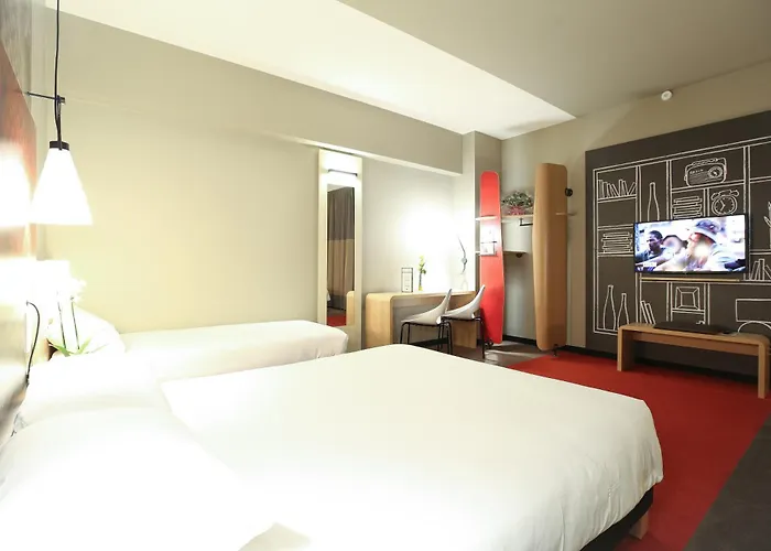 Ibis Est Mendes France Hotell 3*