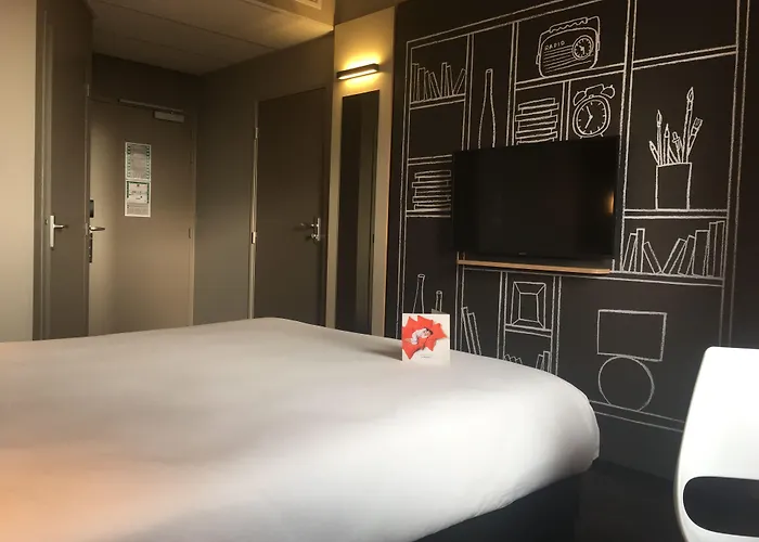 Ibis Est Mendes France 3*