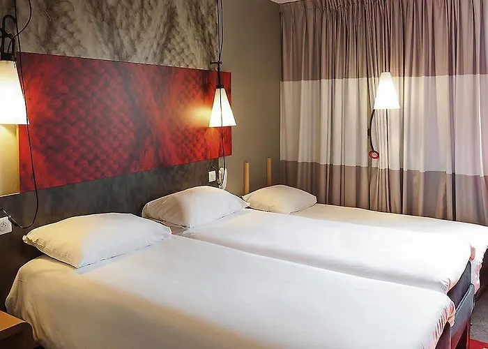 Ibis Est Mendes France 3*